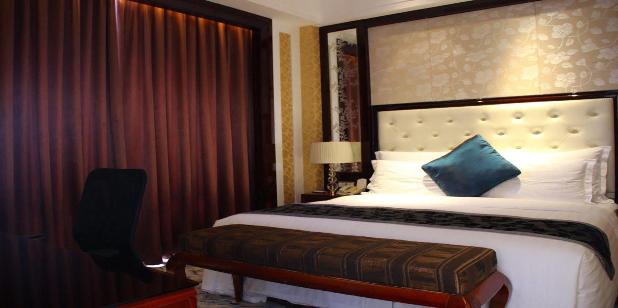 Wyndham Grand Plaza Royale Palace Çengdu Dış mekan fotoğraf